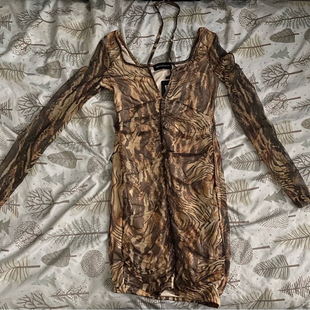 PrettyLittleThing Brown and Black Long Sleeve Dress